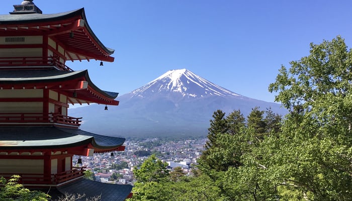 新倉山浅間公園（忠霊塔）